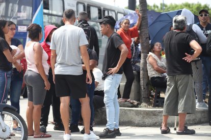 Familiares de Hinostroza llegaron a la morgue para retirar su cadáver.