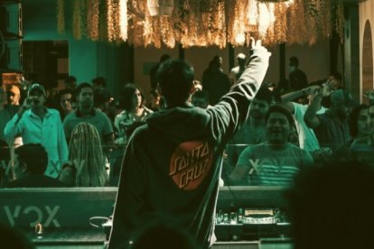 Anda con amigos a este evento 'pepa', en el cual moverás todo el esqueleto.