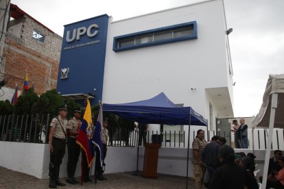 Hubo una ceremonia de inauguración y entrega del edificio a los policías designados.