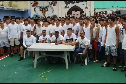 Las grabaciones fueron incluso de reos, en diferentes prisiones.