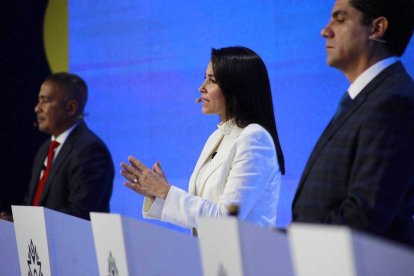 Luisa González en el debate.
