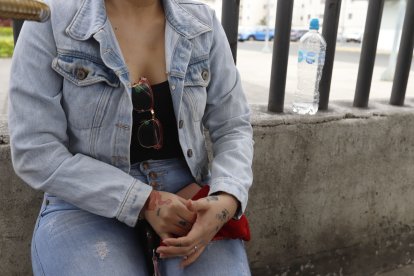 Familiares del menor acudieron a la morgue para retirar su cadáver. Aseguraron que estaba amenazado.