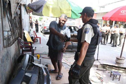 Humberto España se encuentra agradecido por las rondas que realizan gendarmes en el barrio.