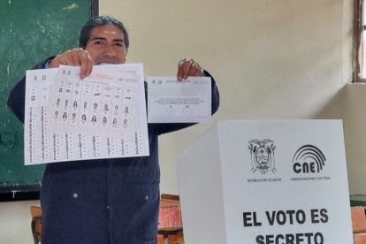 Yaku Pérez fue a votar sin chaleco antibalas