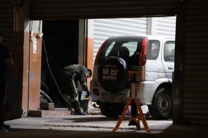 La Policía realizó el levantamiento de cadáver.