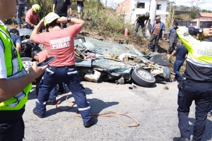 Personal de emergencia atendía el hecho.