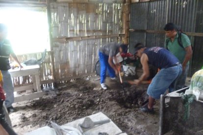 Descubrimiento. El cuerpo estaba sepultado en fundas plásticas dentro de la vivienda del presunto asesino.
JOSÉ BOSCO MOREIRA TUÁREZ, DE 58 AÑOS, APARECIÓ EN EL SITIO LOMA DEL CALVARIO, PARROQUIA PICOAZÁ EN PORTOVIEJO.