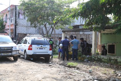 Instantes en que la Policía capturaba a un implicado en este caso.