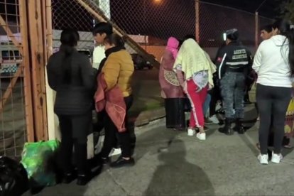 Familiares esperaban por noticias.