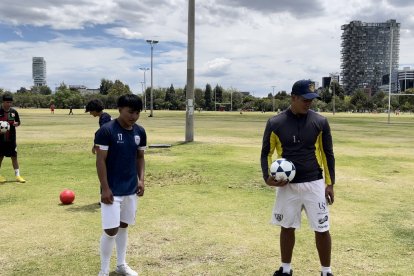 En La Carolina hay jóvenes que entrenan y que han debido cambiar sus horarios para sentirse más seguros.