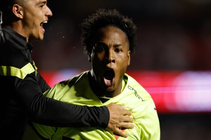 Jhojan Julio de Liga de Quito celebra al ganar la serie de penaltis en un partido de los cuartos de final de la Copa Sudamericana entre Sao Paulo y Liga de Quito en el estadio Morumbi en Sao Paulo (Brasil).