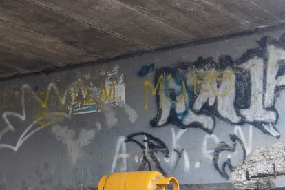 Con un cilindro de gas pretendían explotar el puente.