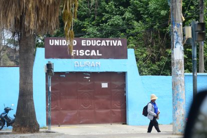 Los padres de familia de los colegio de Durán viven en constante zozobra.