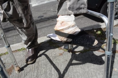 La herida en su pierna todavía no termina de cicatrizarse y corre el riesgo de que se infecte.