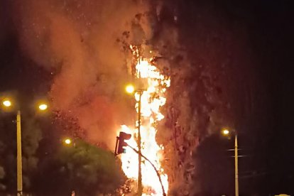 Las autoridades señalan que los incendios fueron provocados.