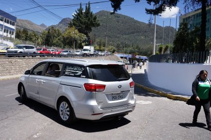 Los restos de la joven fueron retirados ayer de la morgue y serían llevados hasta Loja.