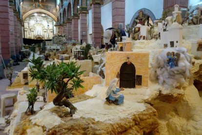 Se replica el misterio de Jesús en un pesebre gigante, en Cuenca.