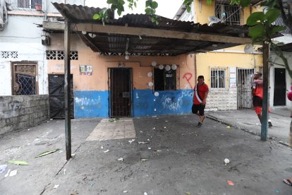 En las calles Leonidas Plaza, entre Huancavilca y Ayacucho, centro-sur de Guayaquil, durante la celebración de su cumpleaños número 7 fue victimado otro pequeño.