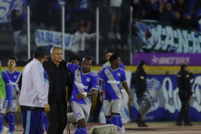 Miller Bolaños (d) le dedicó su gol al estratega de Emelec, Hernán Torres.
