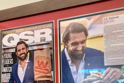 JR Galardi es la segunda generación de Galardi en tomar las riendas. El padre de JR, John, fundó Wienerschnitzel en 1961, y su madre, Cindy Galardi Culpepper, asumió el cargo de directora ejecutiva en 2014.