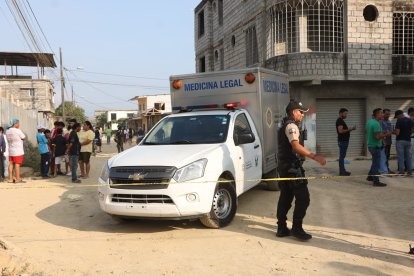 Medicina Legal llegó para llevarse el cadáver.