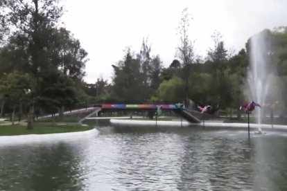 Laguna en el Parque La Carolina.