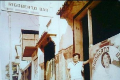 Una foto de hace muchos años de Rigoberto Bar.