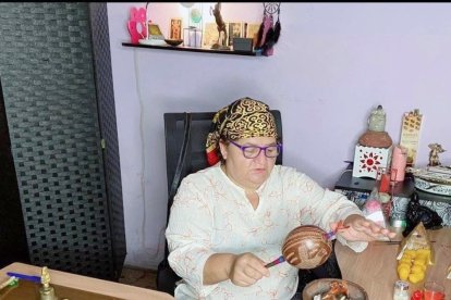 Luz Cartomántica, el significado del interior negro abandonado en el parabrisas del abogado no tiene nexos con algún tipo de magia.