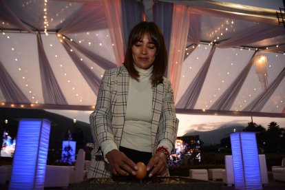 Uno de los atractivos es colocar un huevo en un clavo, algo que se logra por la influencia energética del meridiano.