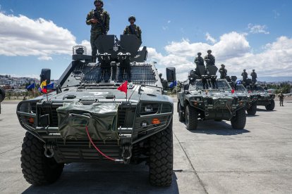 Con vehículos blindados se realizan patrullajes en Durán, como medida a la inseguridad.