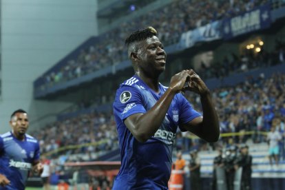 Alejandro Cabezas tiene contrato con Emelec hasta el 2025.