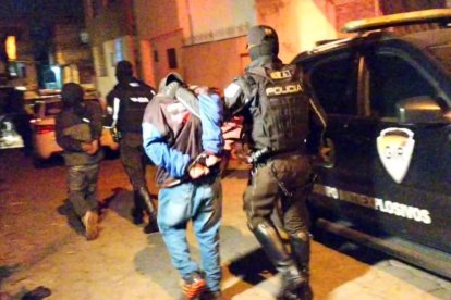 Los sospechosos pertenecerían a una red delictiva.