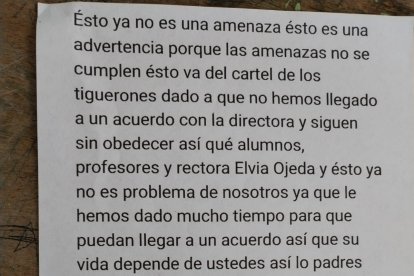 Este panfleto fue enviado a la directora de un plantel.