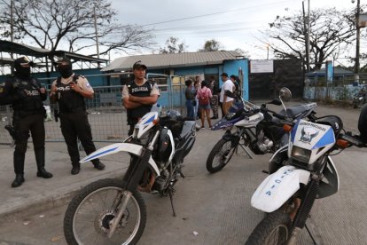 La Policía cerca las instalaciones de la Penitenciaría.