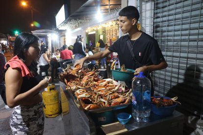 En la calle Los Ríos, desde Colón hasta Ayacucho, hay cerca de 15 restaurantes que ofrecen el crustáceo.