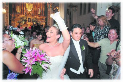 La pareja se casó el eclesiástico en el año 2004, en pleno éxito de Jazmín.