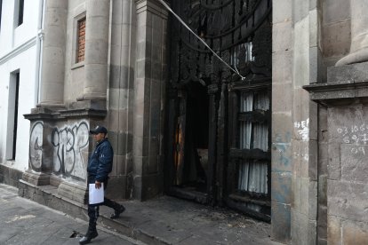 En febrero de 2023 el hospital San Lázaro se incendió luego de que un indigente prendiera una fogata en la puerta.