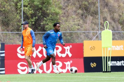 John Yeboah tuvo el 10 de octubre su primer entrenamiento con la selección de Ecuador.