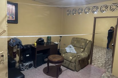 Se debe medir todo el ancho y largo de la casa.