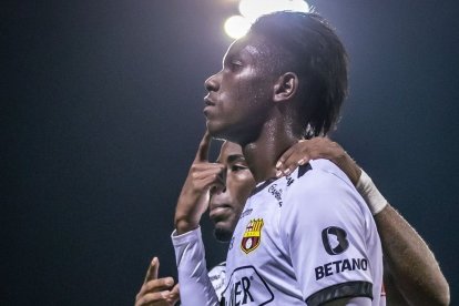 El delantero ecuatoriano de 16 años Allen Obando es una de las figuras que tiene Barcelona de Guayaquil.