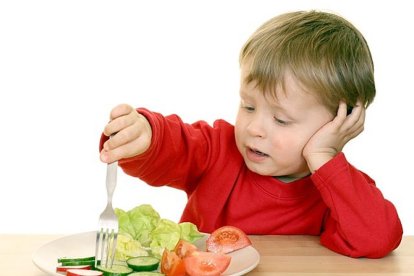 Los padres deben procurar involucrar a los niños en la preparación de sus alimentos.