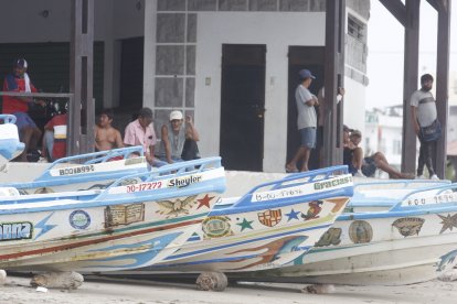 Pescadores y personas que trabajan en la playa se alarmaron con el hallazgo del cadáver.