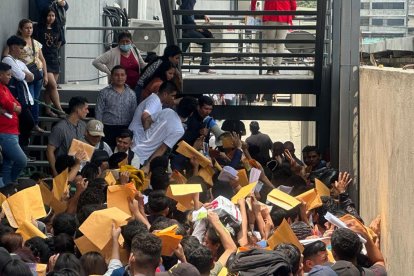 La falta de empleo se evidenció durante una convocatoria para dar plazas de trabajo en Guayaquil, el pasado 13 de octubre.