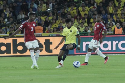 Ecuador y Colombia se miden en Quito.