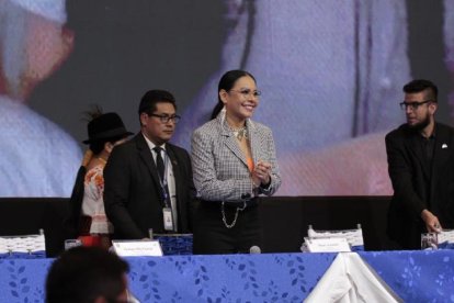 La presidenta del CNE, Diana Atamaint, hace un llamado a la 