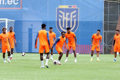 John Yeboah (c) llegó a la Tricolor por primera vez, pero el jugador de 23 años no recibió minutos por Félix Sánchez.