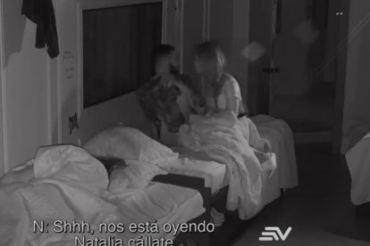 Normady y César en su jugueteo nocturno