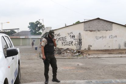 Tras la matanza la mañana de ayer policias realizaron un patrullaje en el lugar de los hechos.