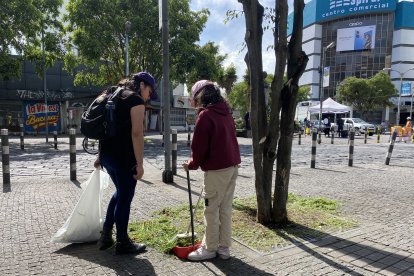 Adultos y menores de edad participaron de esta minga.
