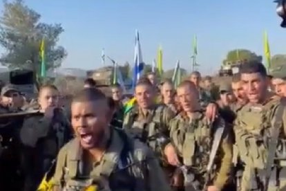 Gabriel Franco animando a sus compañeros de pelotón.